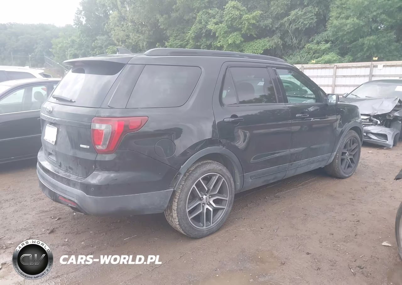 2016 Ford Explorer Sport VIN:1FM5K8GT3GGA32744 - 4