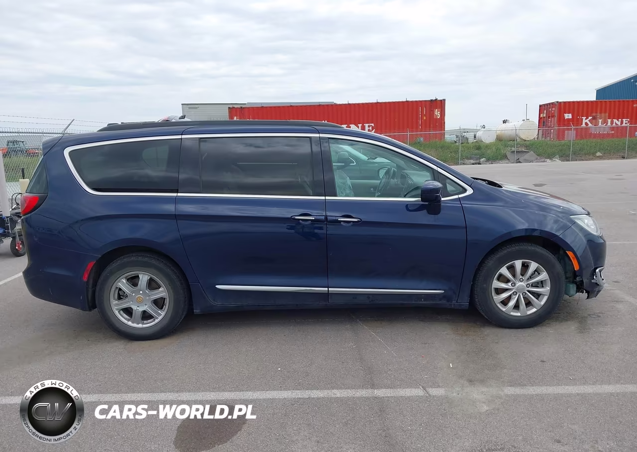 2017 Chrysler Pacifica Touring-L VIN:2C4RC1BG3HR512528 - 13