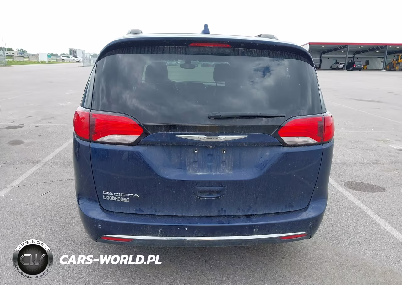 2017 Chrysler Pacifica Touring-L VIN:2C4RC1BG3HR512528 - 16