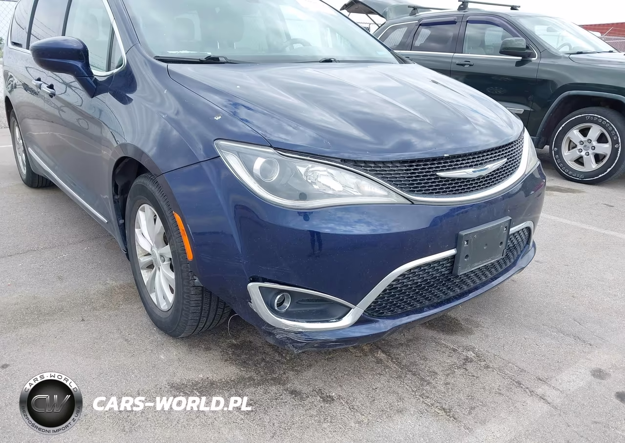2017 Chrysler Pacifica Touring-L VIN:2C4RC1BG3HR512528 - 6