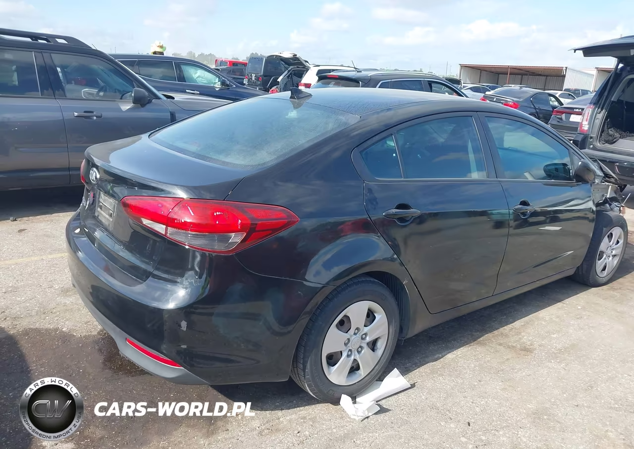 2017 Kia Forte Lx VIN:3KPFK4A72HE124345 - 4