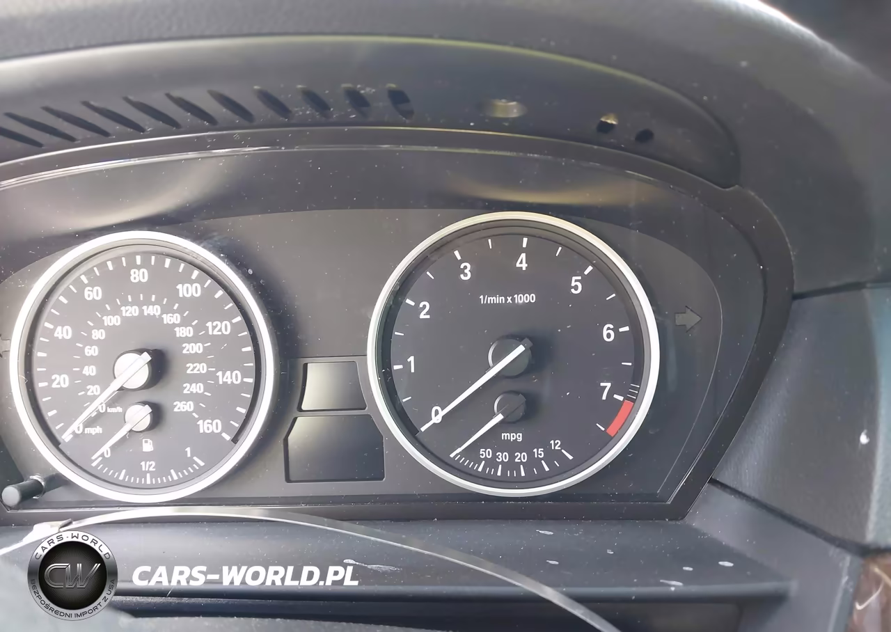 2008 BMW 528Xi VIN:WBANV13518CZ58205 - 16