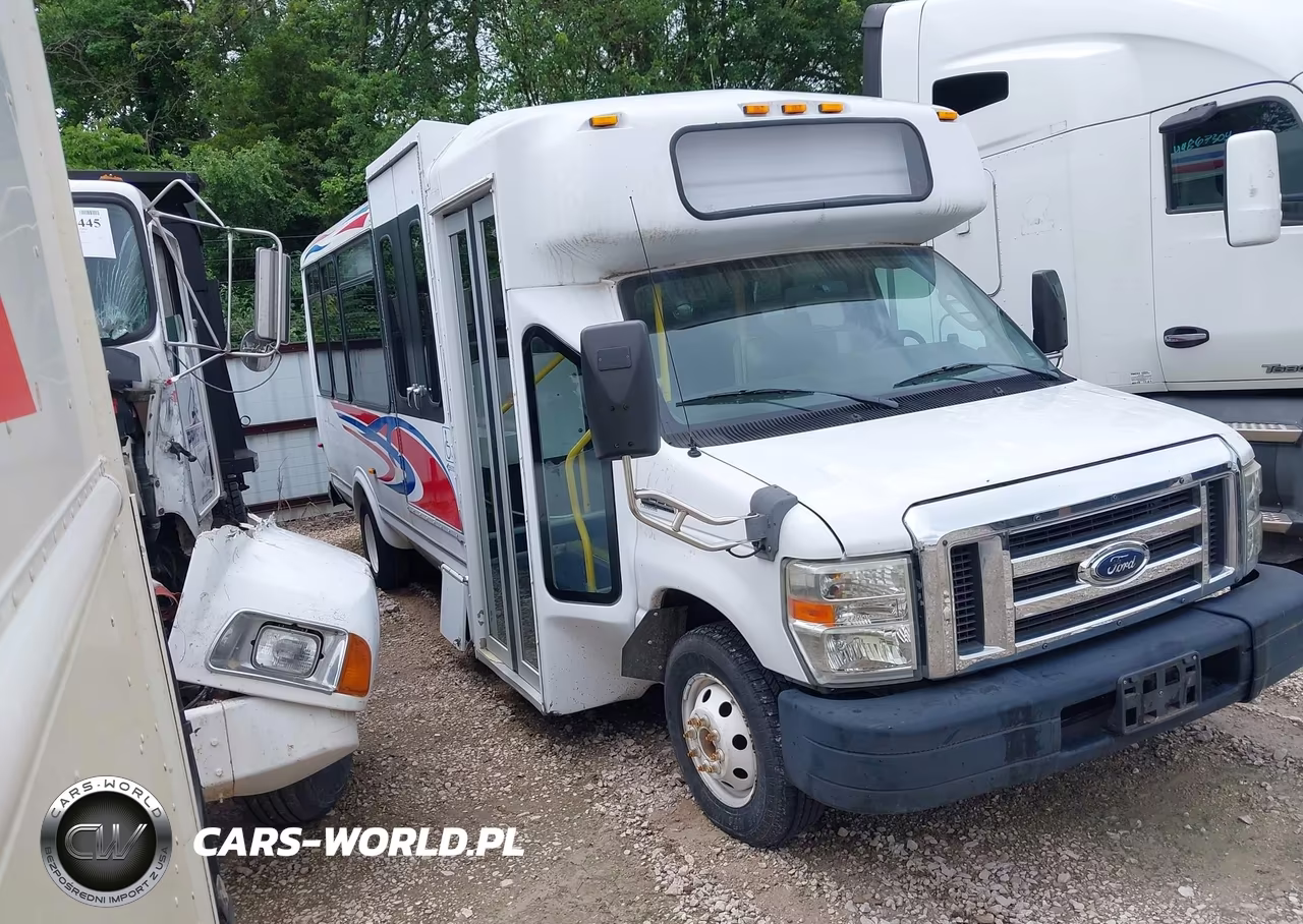 2009 Ford E-450 Cutaway