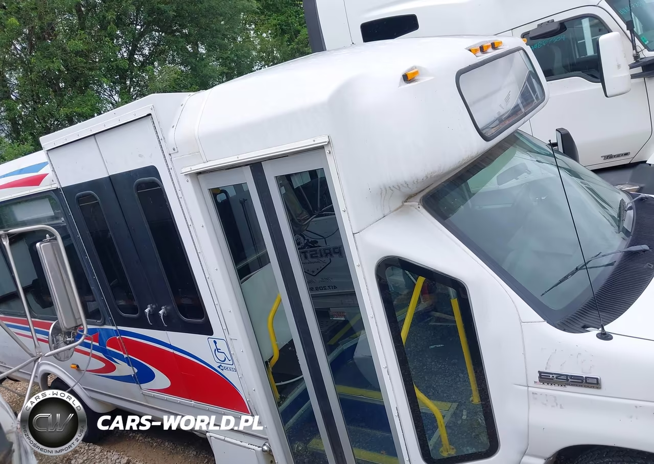 2009 Ford E-450 Cutaway VIN:1FDFE45P79DA83288 - 13