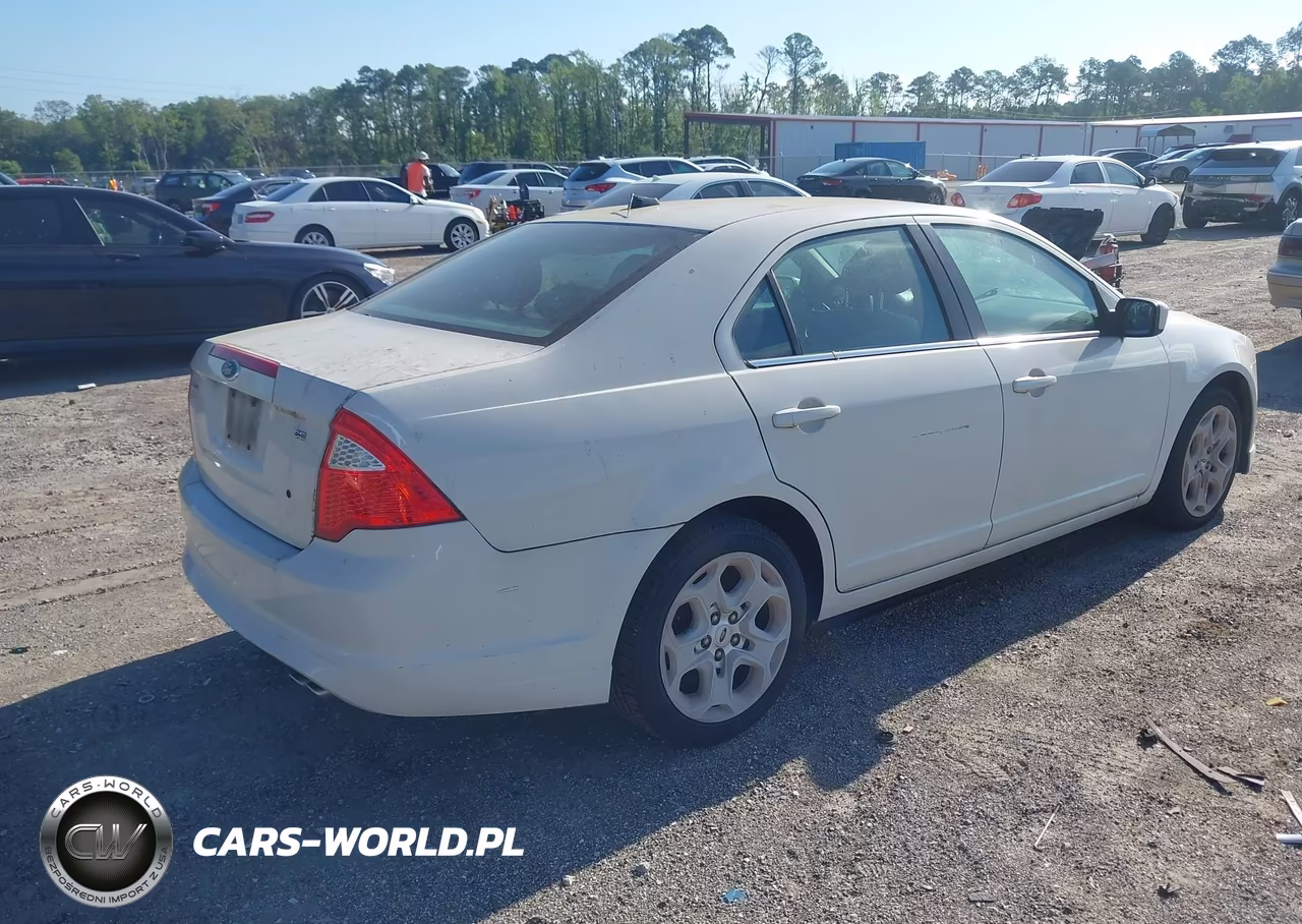 2011 Ford Fusion Se VIN:3FAHP0HA3BR282347 - 4