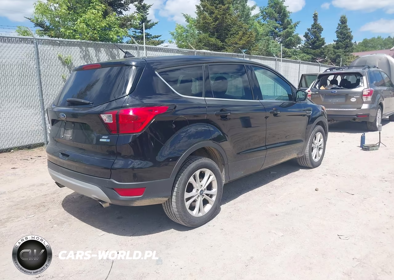 2019 Ford Escape Se VIN:1FMCU9GD2KUB14586 - 4