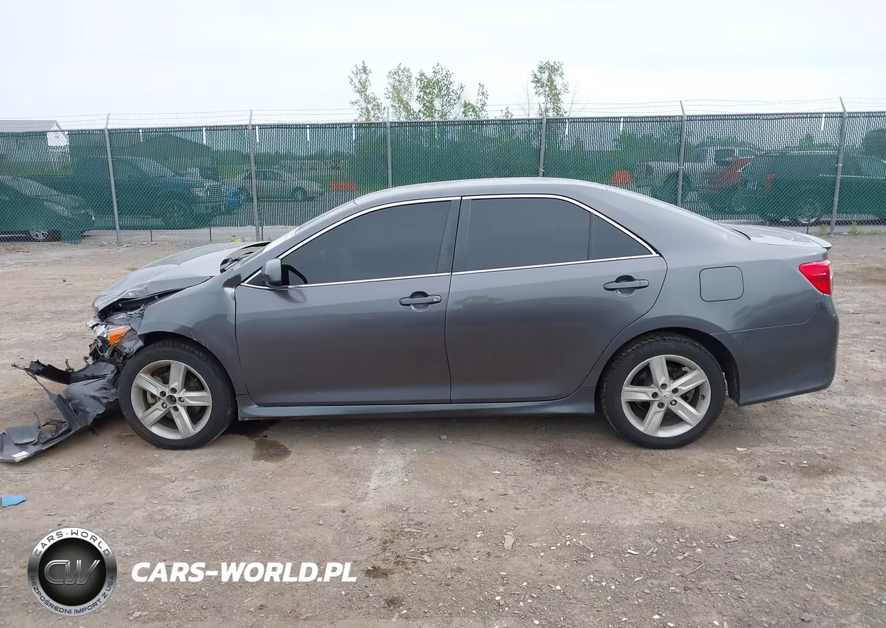 2014 Toyota Camry Se VIN:4T1BF1FK3EU335688 - 14