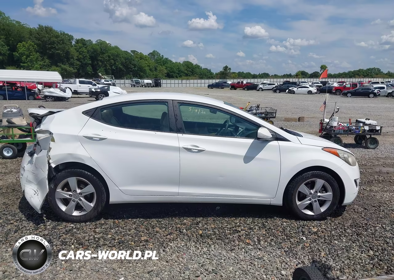 2013 Hyundai Elantra Gls VIN:5NPDH4AE8DH373257 - 13