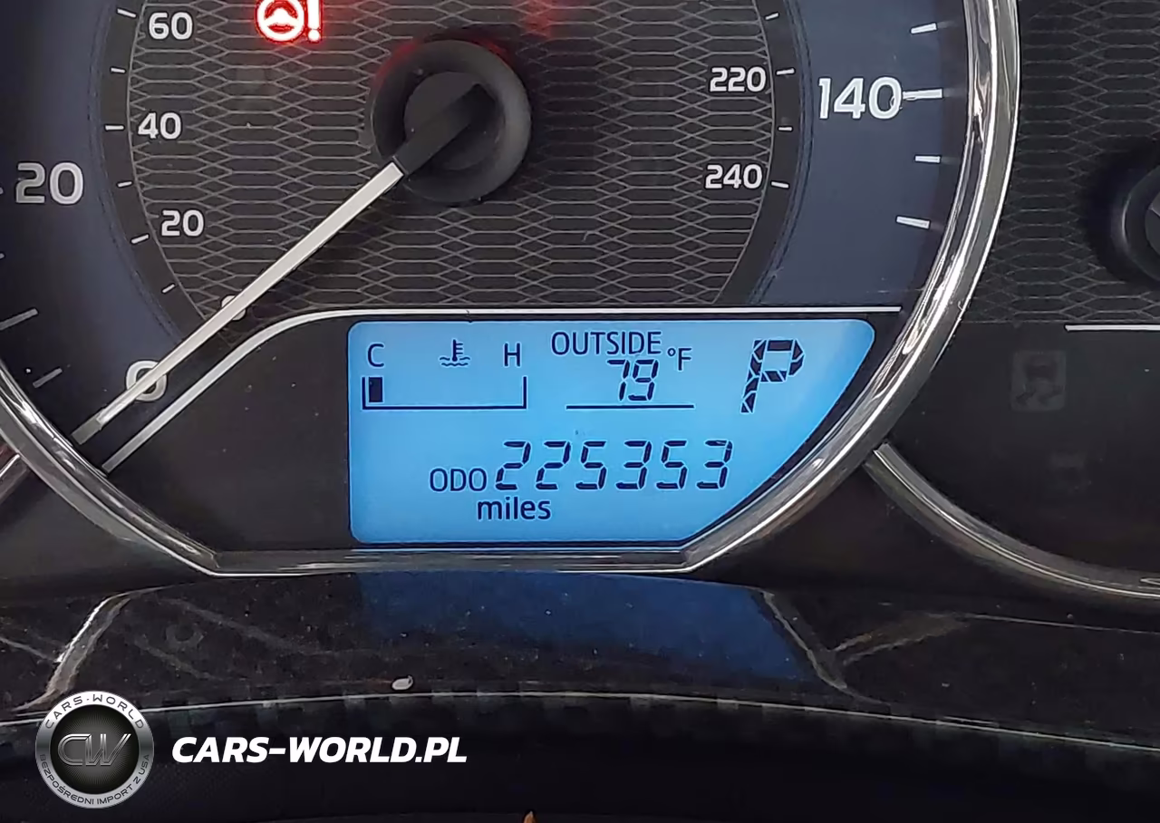 2015 Toyota Corolla Le Plus VIN:5YFBURHE8FP246326 - 15