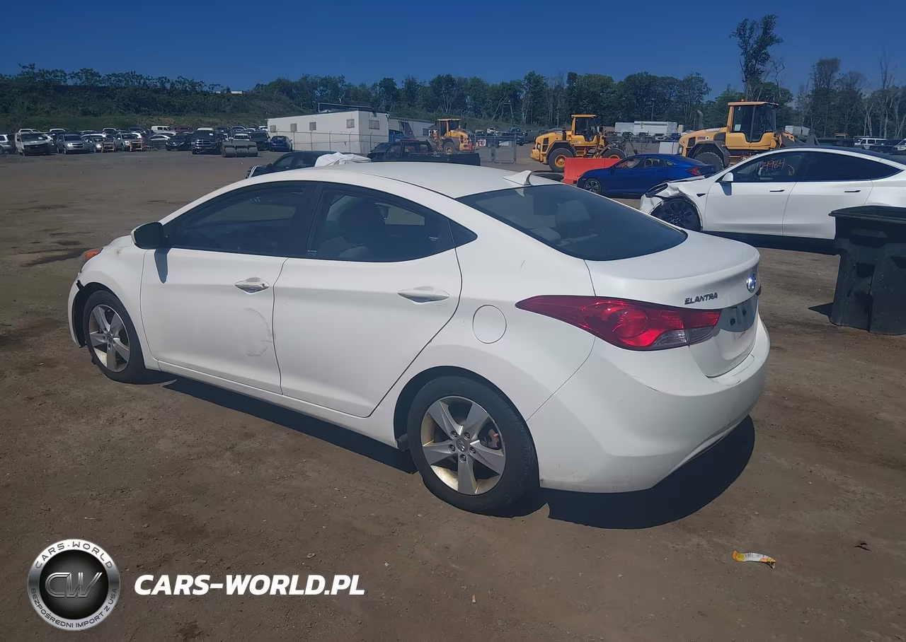 2013 Hyundai Elantra Gls VIN:5NPDH4AE3DH441397 - 3