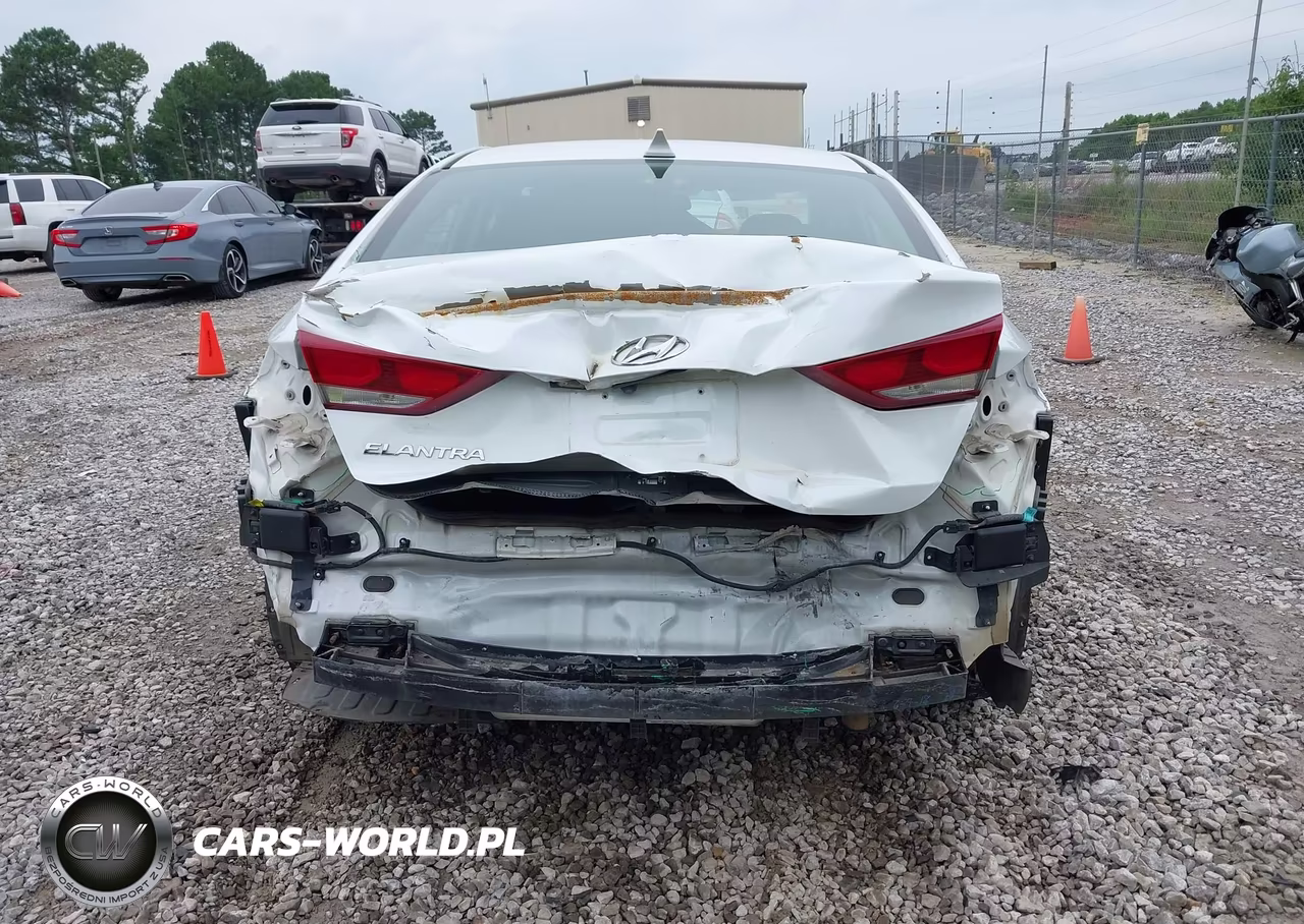 2018 Hyundai Elantra Sel VIN:5NPD84LFXJH374380 - 17