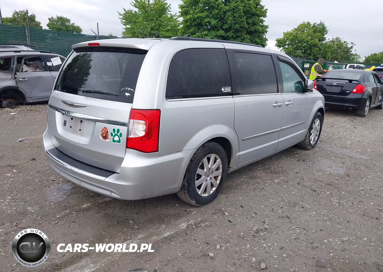2011 Chrysler Town & Country Touring-L VIN:2A4RR8DG7BR614971 - 4