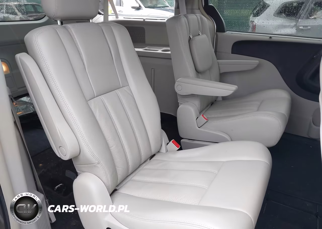 2011 Chrysler Town & Country Touring-L VIN:2A4RR8DG7BR614971 - 8
