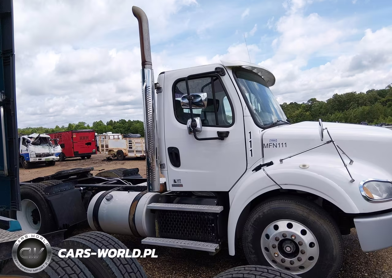 2011 Freightliner M2 112 Medium Duty VIN:1FUJC5DV0BDAY3810 - 17