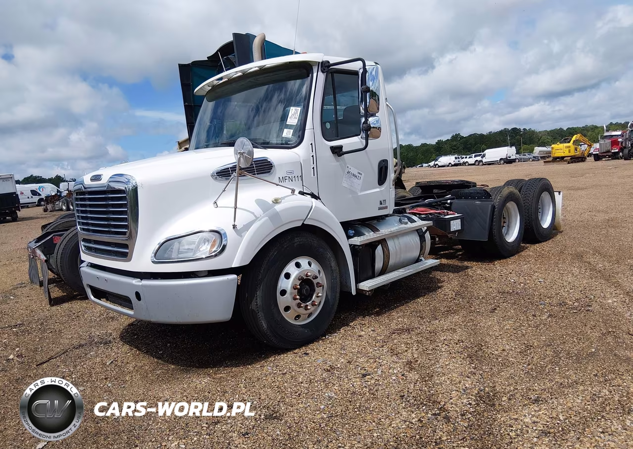 2011 Freightliner M2 112 Medium Duty VIN:1FUJC5DV0BDAY3810 - 2