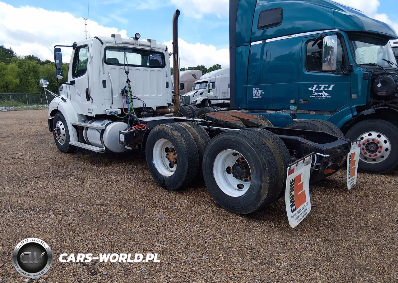2011 Freightliner M2 112 Medium Duty VIN:1FUJC5DV0BDAY3810 - 3