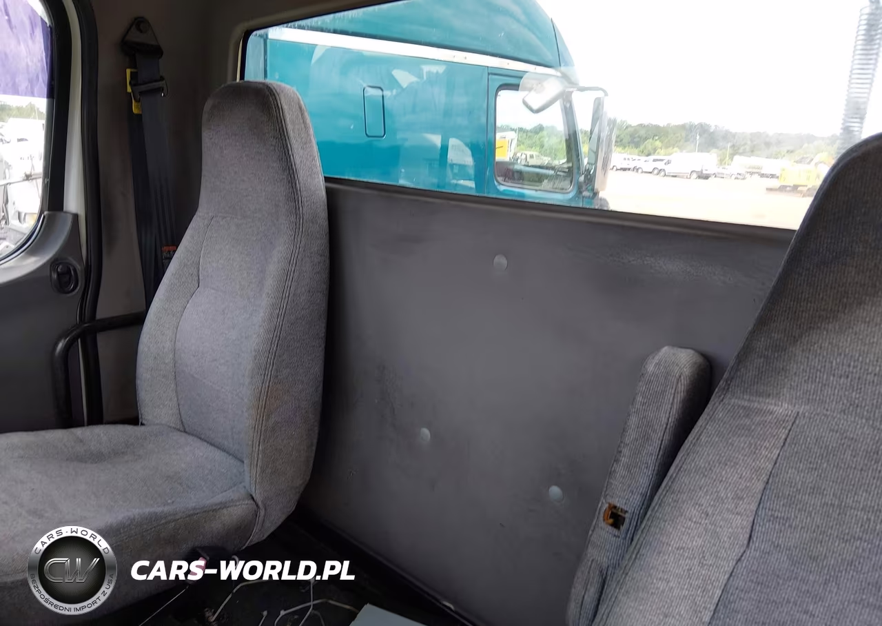 2011 Freightliner M2 112 Medium Duty VIN:1FUJC5DV0BDAY3810 - 7