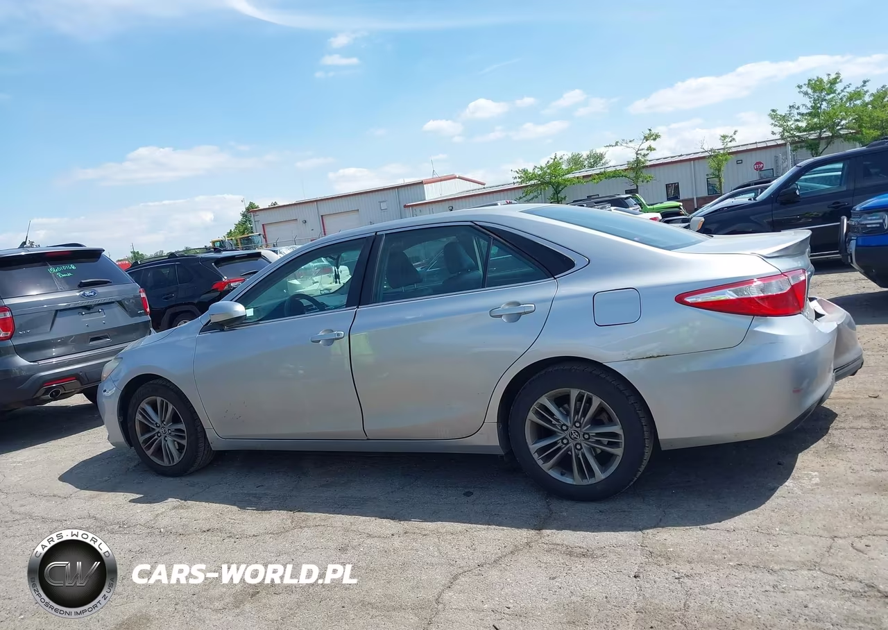 2015 Toyota Camry Se VIN:4T1BF1FK0FU073940 - 14
