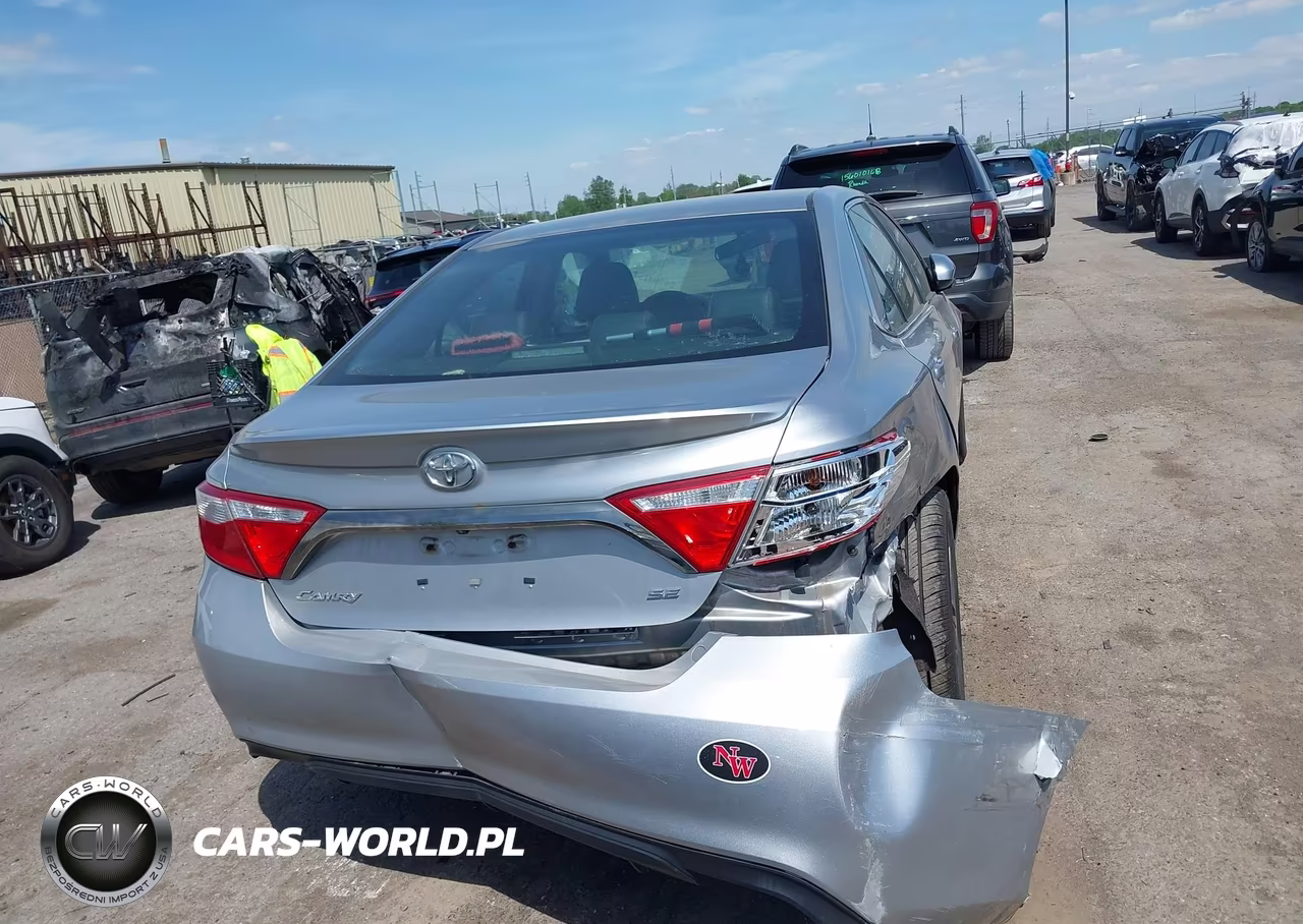 2015 Toyota Camry Se VIN:4T1BF1FK0FU073940 - 16