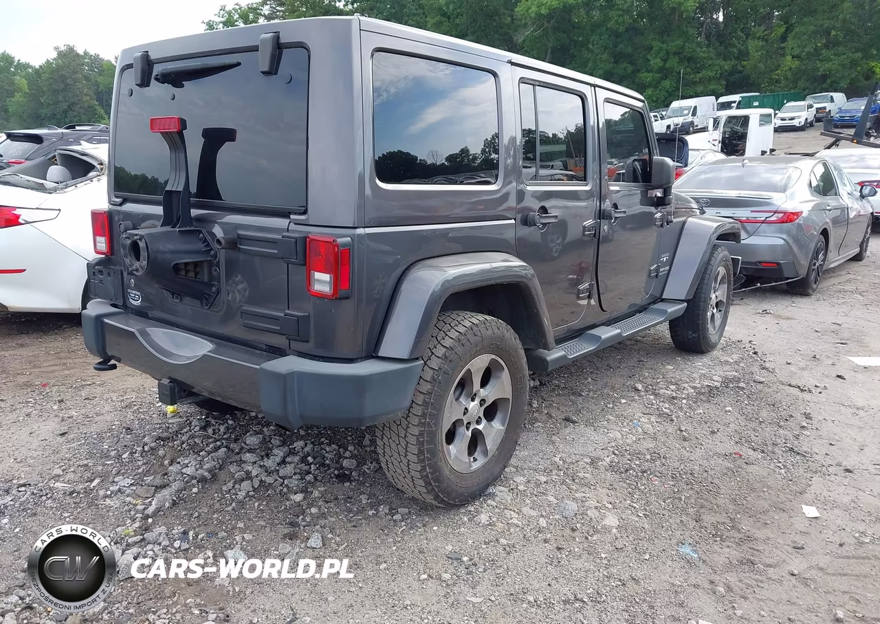 2018 Jeep Wrangler Jk Unlimited Sahara 4X4 VIN:1C4BJWEGXJL832167 - 4