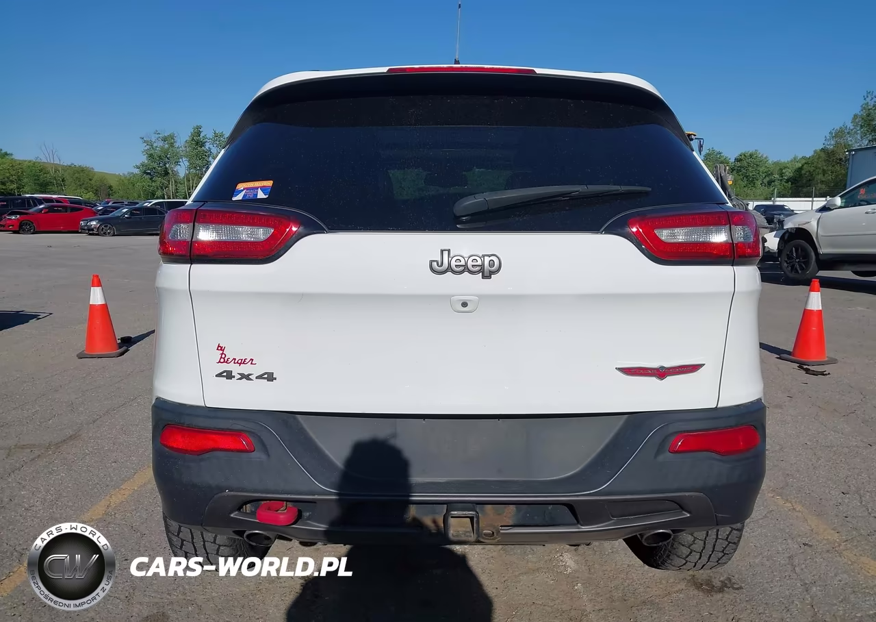 2015 Jeep Cherokee Trailhawk VIN:1C4PJMBS3FW648083 - 16