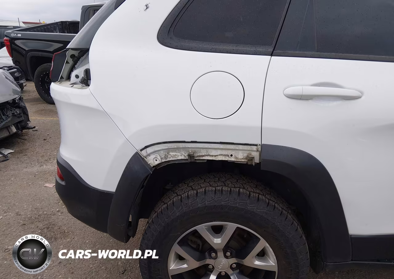 2018 Jeep Cherokee Trailhawk 4X4 VIN:1C4PJMBX5JD617594 - 6
