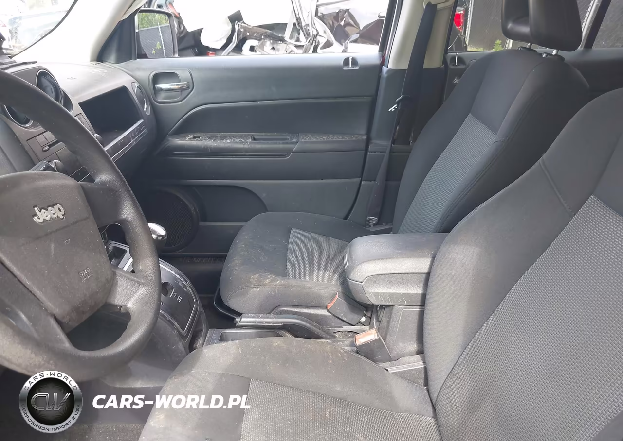 2009 Jeep Patriot Sport VIN:1J4FF28B09D205781 - 5