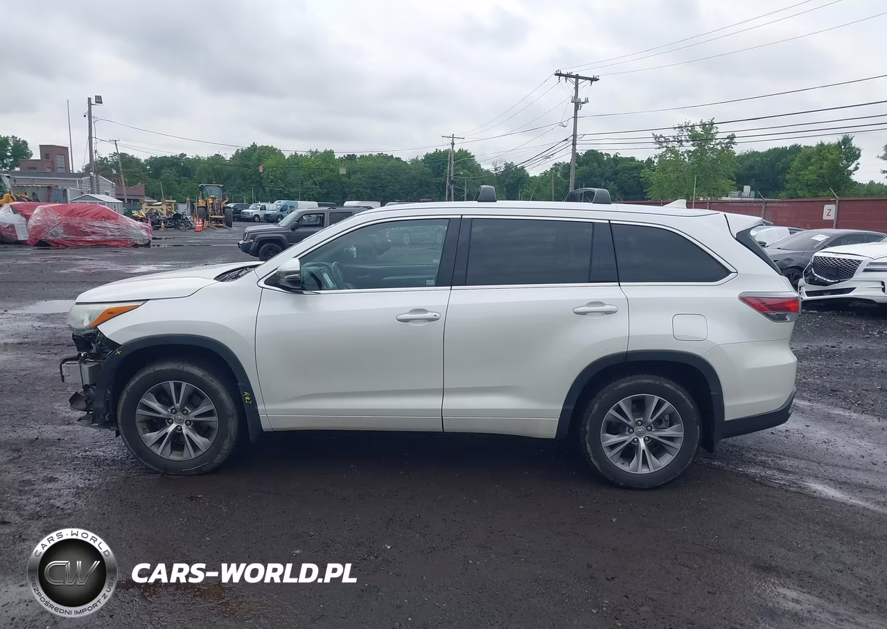 2015 Toyota Highlander Xle V6 VIN:5TDJKRFH4FS123242 - 14