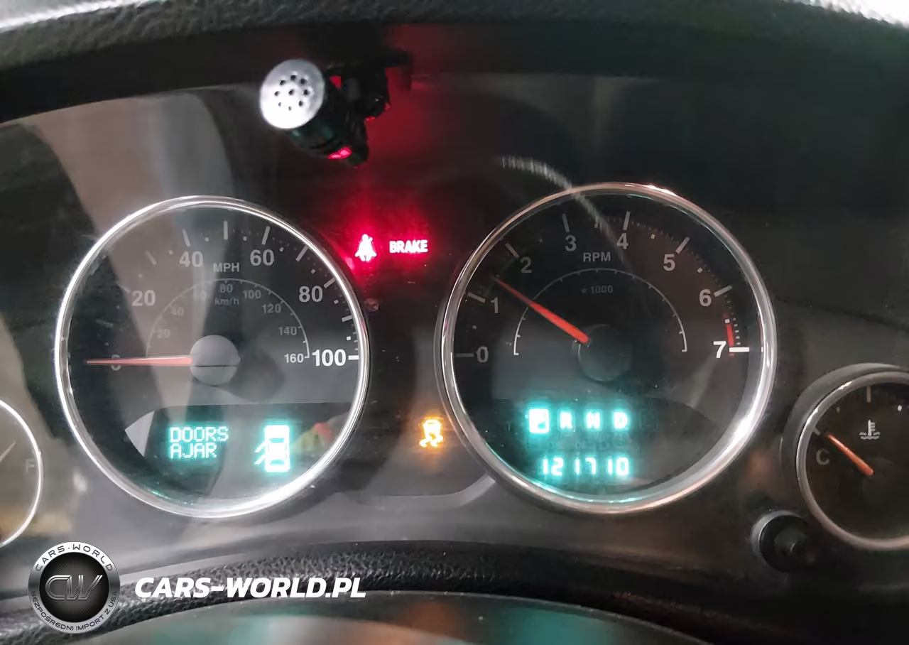 2014 Jeep Wrangler Unlimited Sport VIN:1C4BJWDG2EL170995 - 15