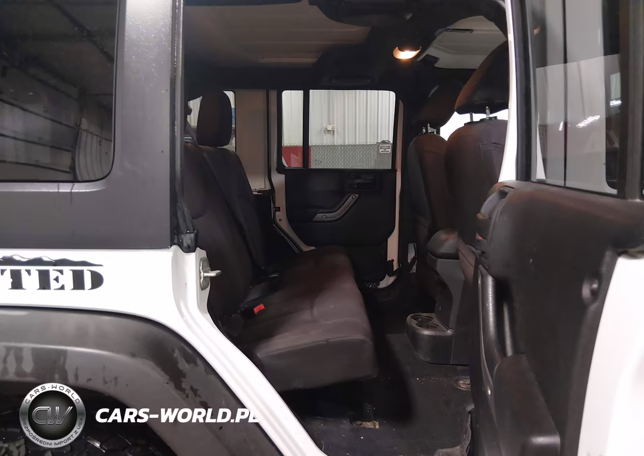2014 Jeep Wrangler Unlimited Sport VIN:1C4BJWDG2EL170995 - 8