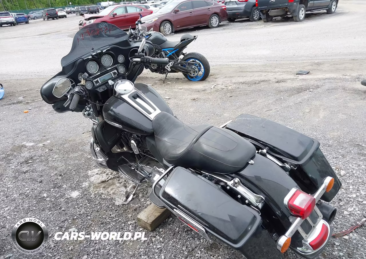 2013 Harley-Davidson Flhtk Electra Glide Ultra Ltd VIN:1HD1KEM14DB690424 - 3