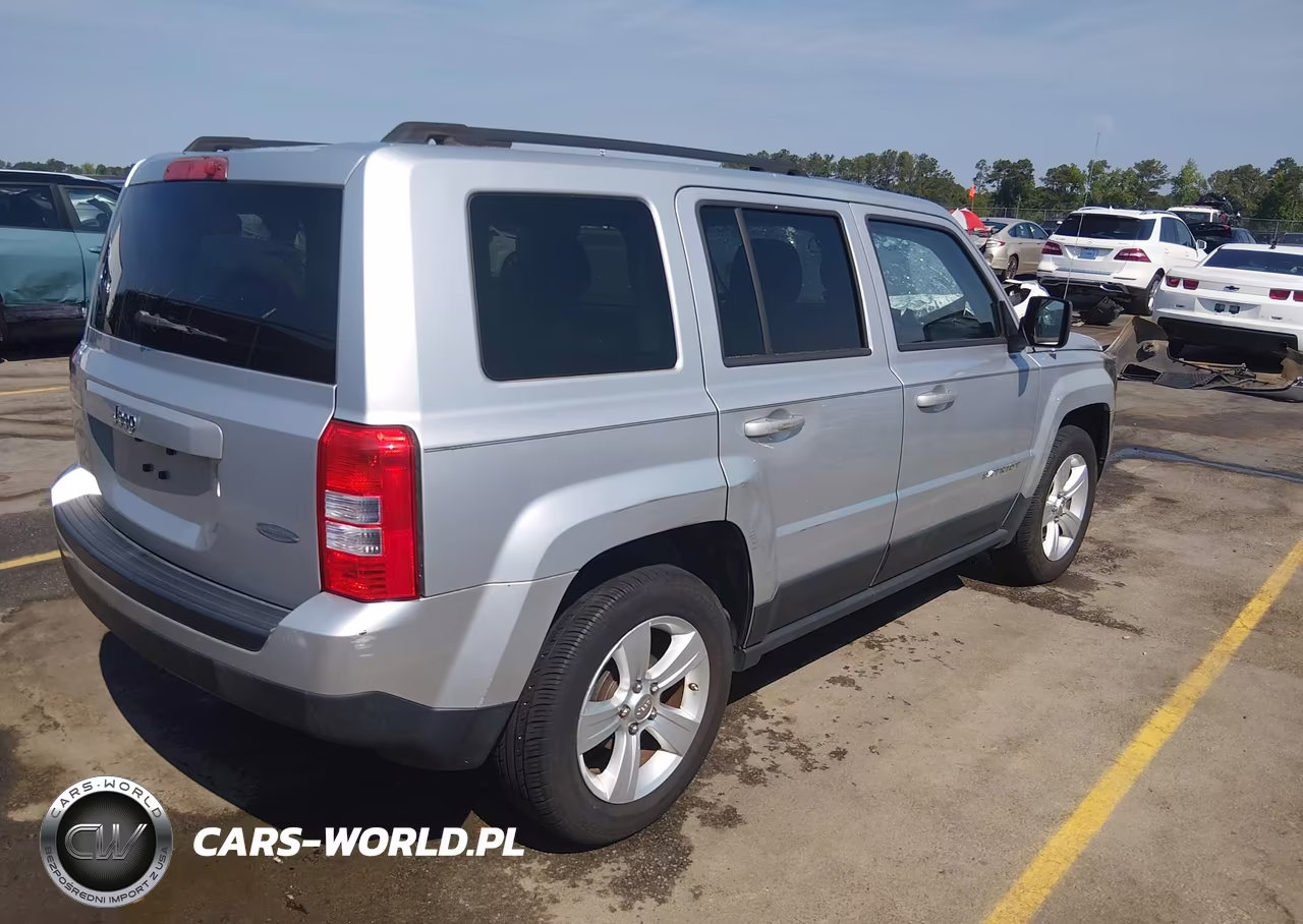 2012 Jeep Patriot Latitude VIN:1C4NJPFA0CD660659 - 4