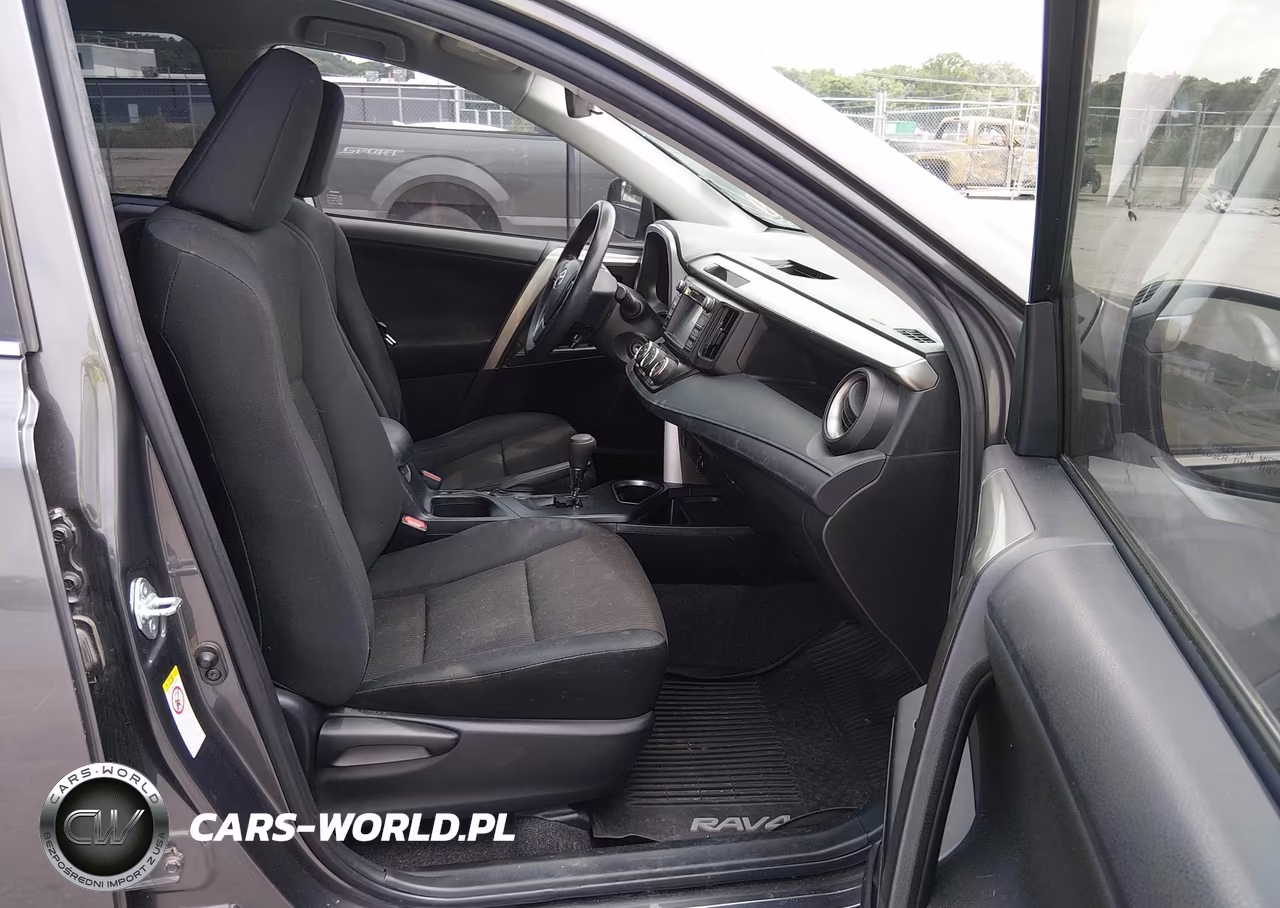 2017 Toyota Rav4 Le VIN:JTMZFREV9HJ709031 - 5