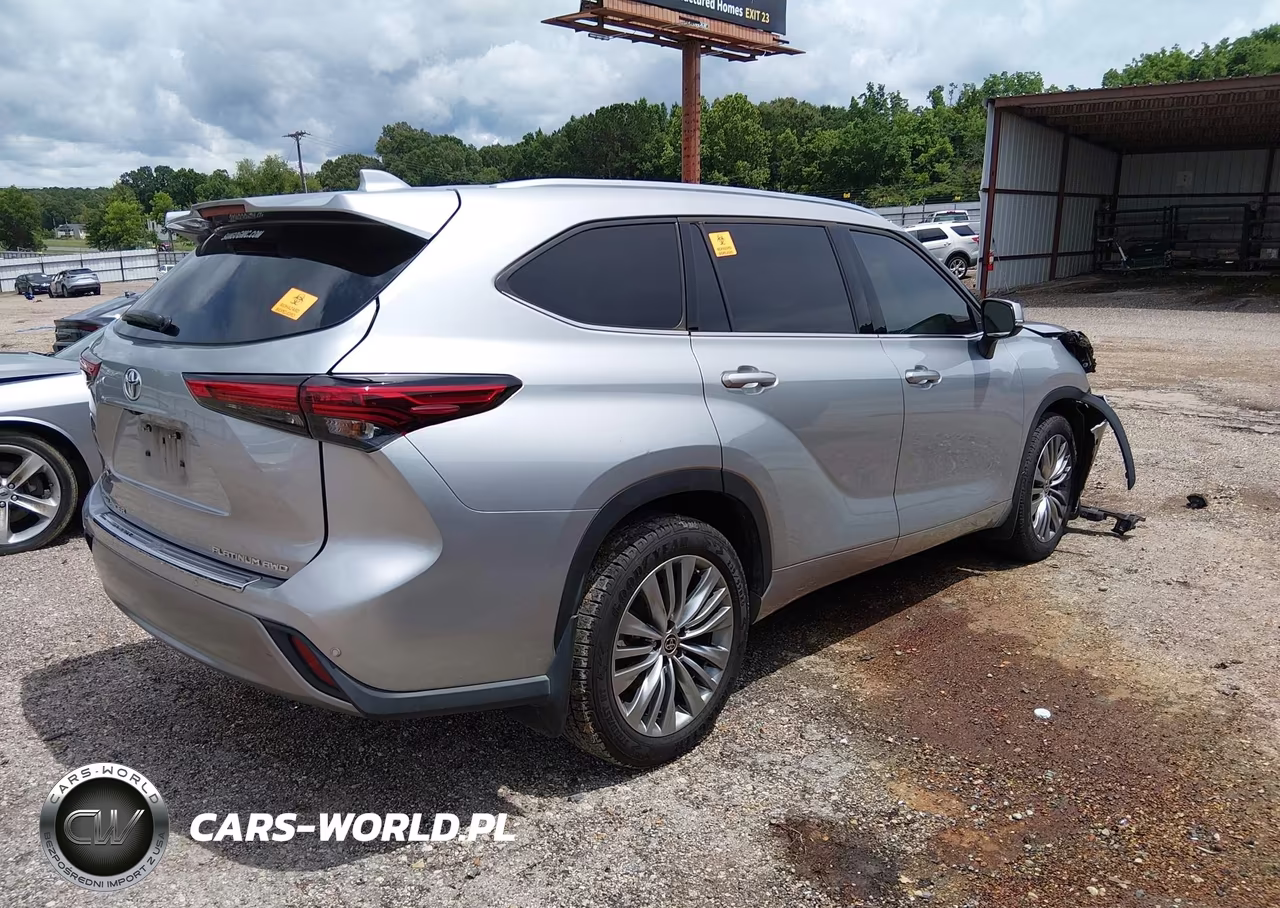 2021 Toyota Highlander Platinum VIN:5TDFZRBH8MS149542 - 4