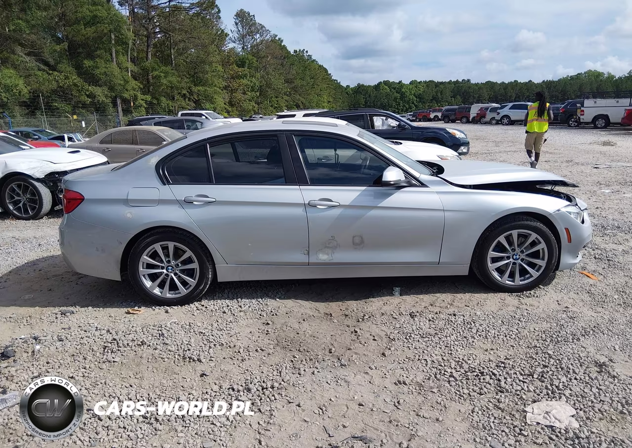 2018 BMW 320I xDrive VIN:WBA8E5G54JNU47502 - 14