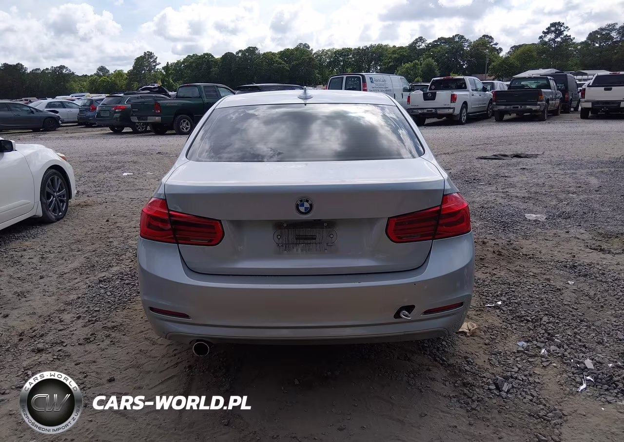 2018 BMW 320I xDrive VIN:WBA8E5G54JNU47502 - 17