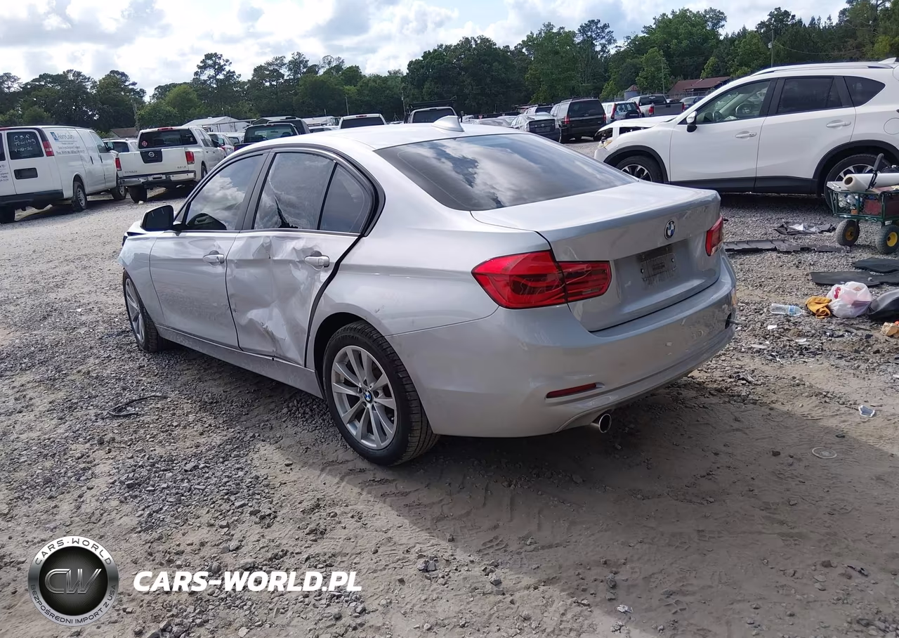 2018 BMW 320I xDrive VIN:WBA8E5G54JNU47502 - 3