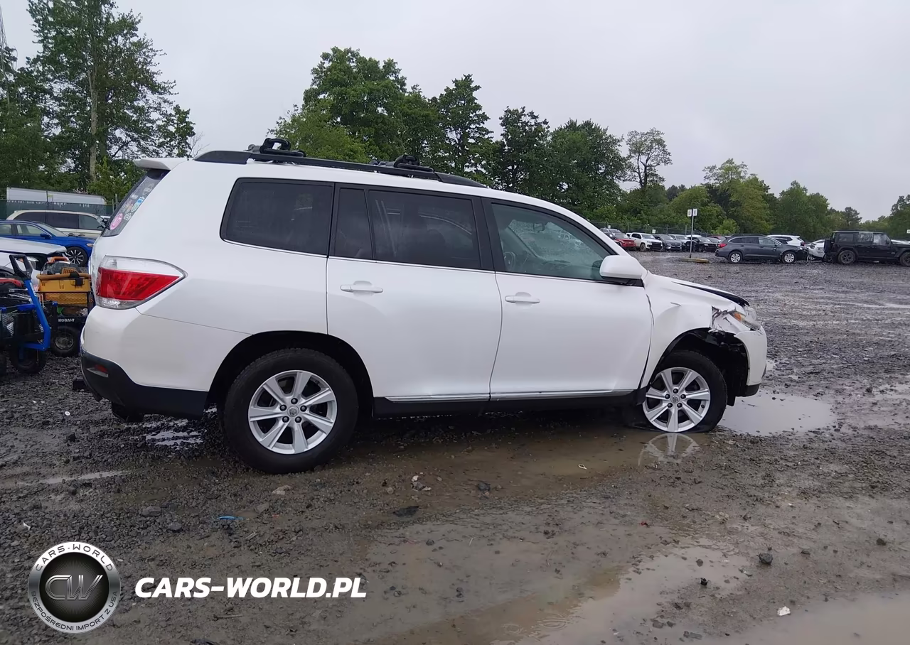 2012 Toyota Highlander Base V6 VIN:5TDBK3EH0CS095275 - 13
