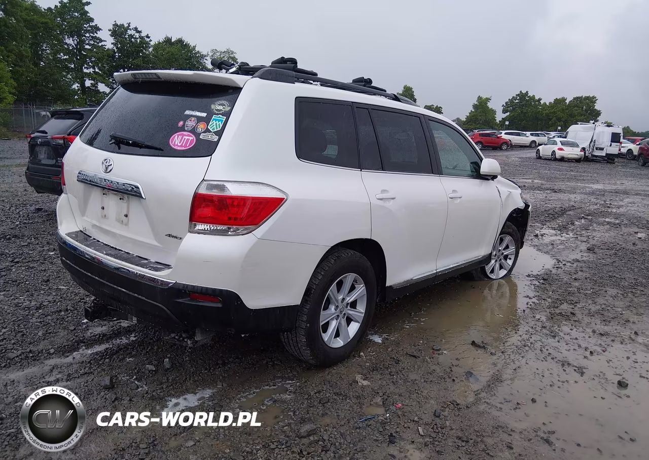 2012 Toyota Highlander Base V6 VIN:5TDBK3EH0CS095275 - 4