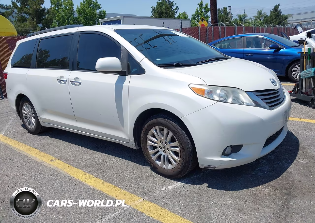 2017 Toyota Sienna Xle 8 Passenger