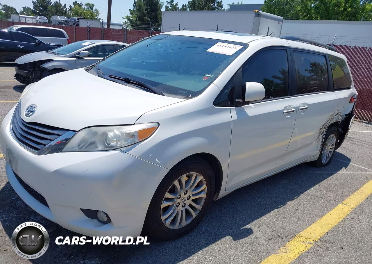 2017 Toyota Sienna Xle 8 Passenger VIN:5TDYZ3DC9HS871244 - 2