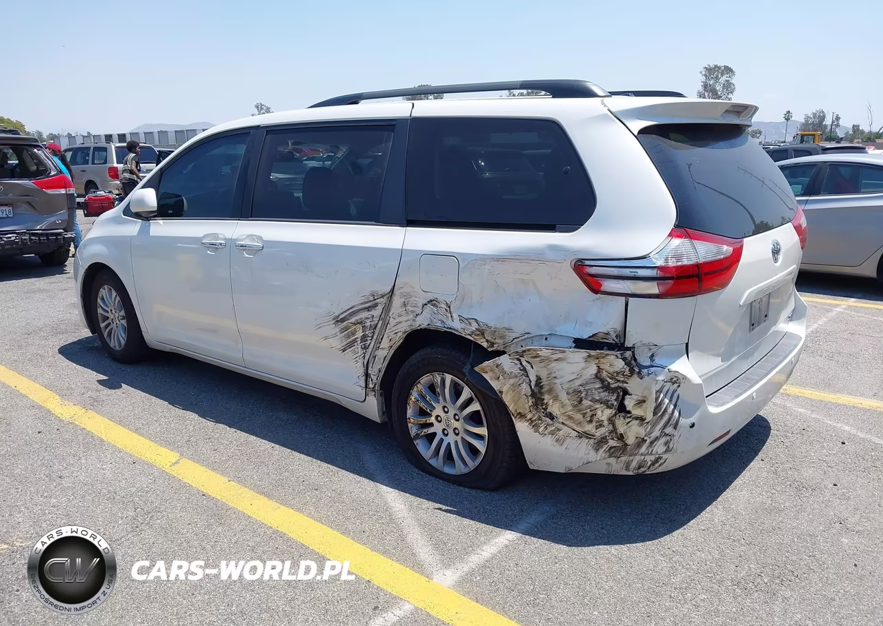 2017 Toyota Sienna Xle 8 Passenger VIN:5TDYZ3DC9HS871244 - 3