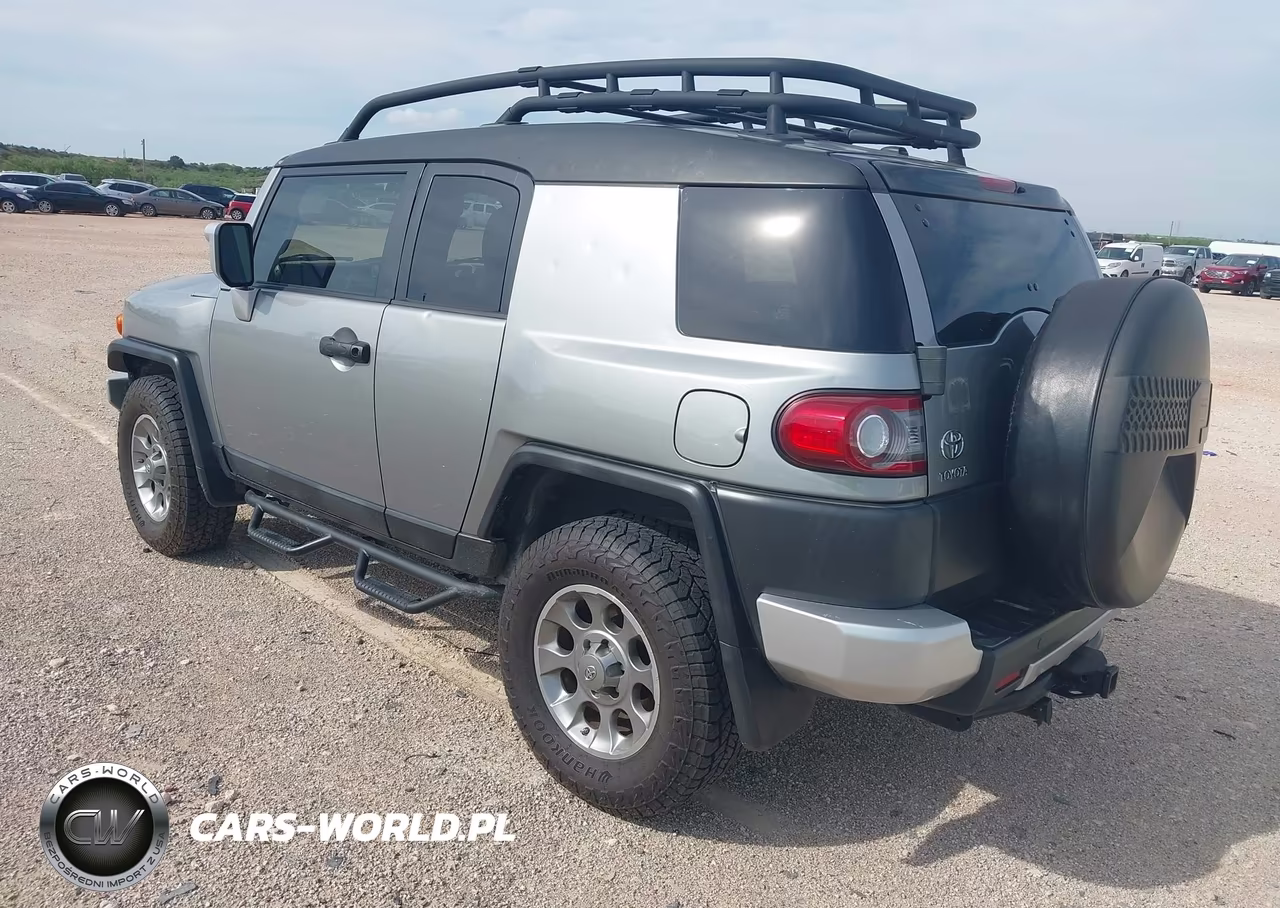 2012 Toyota Fj Cruiser VIN:JTEBU4BF6CK138667 - 3