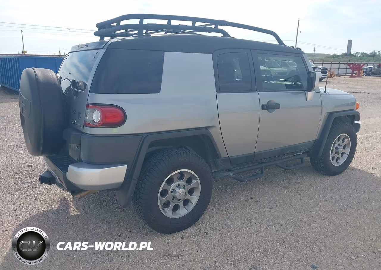 2012 Toyota Fj Cruiser VIN:JTEBU4BF6CK138667 - 4