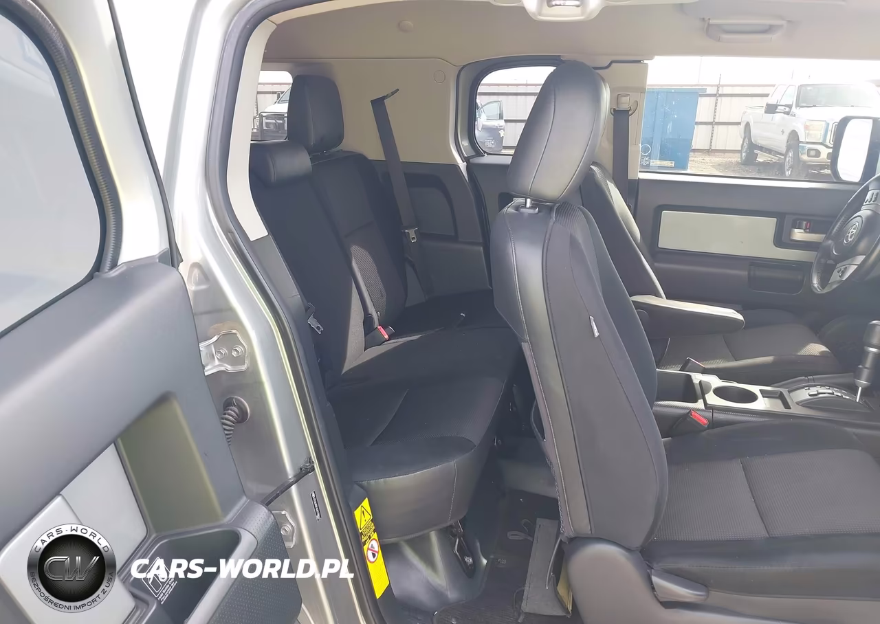 2012 Toyota Fj Cruiser VIN:JTEBU4BF6CK138667 - 8