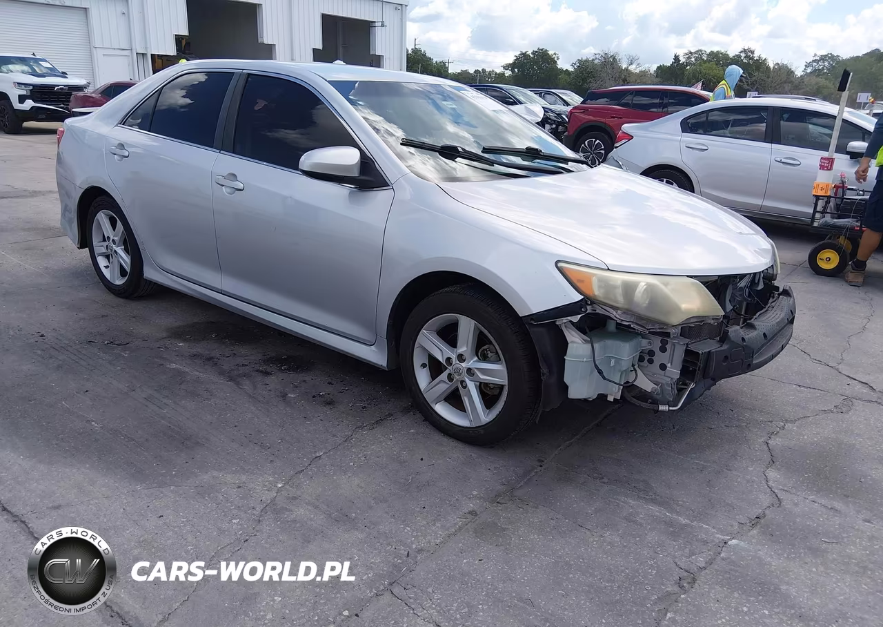 2014 Toyota Camry Se – zdjęcie 1 z 17
