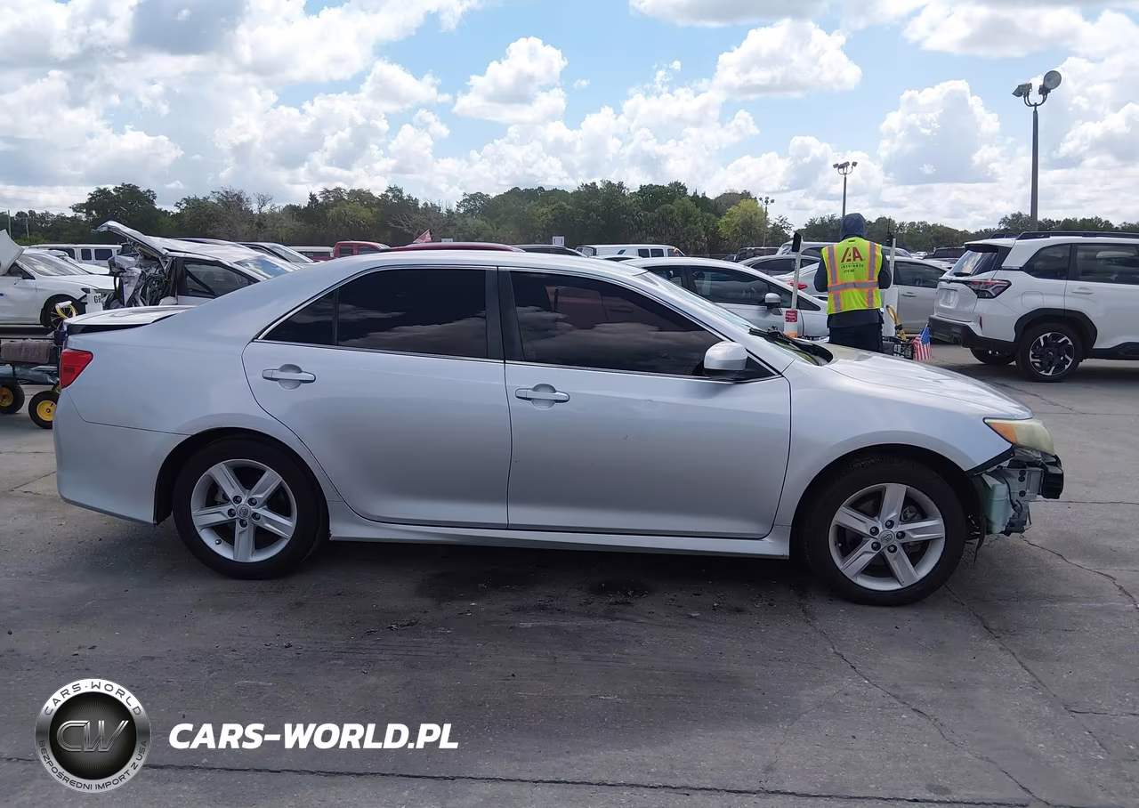 2014 Toyota Camry Se VIN:4T1BF1FK0EU828373 - 14