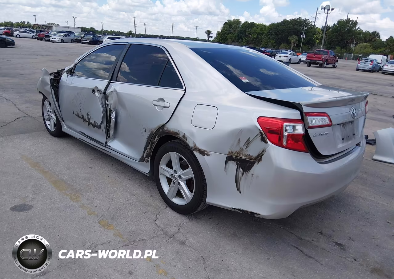 2014 Toyota Camry Se VIN:4T1BF1FK0EU828373 - 3