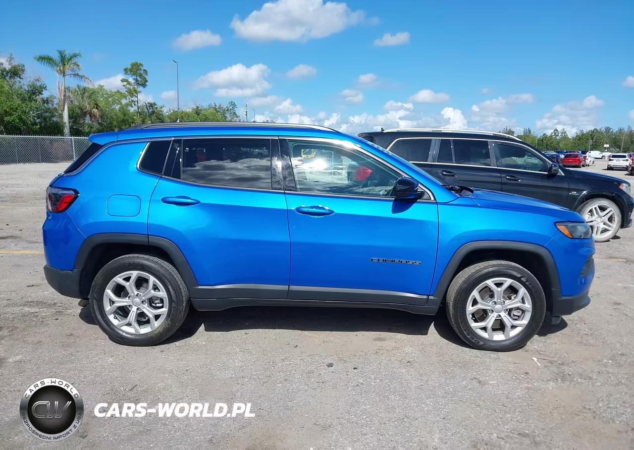 2024 Jeep Compass Latitude 4X4 VIN:3C4NJDBNXRT153813 - 13