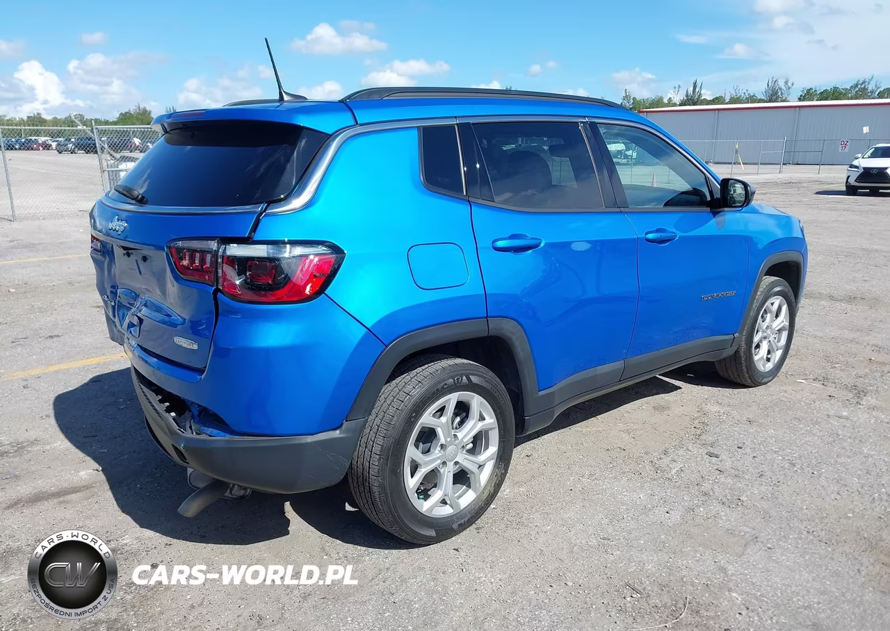 2024 Jeep Compass Latitude 4X4 VIN:3C4NJDBNXRT153813 - 4